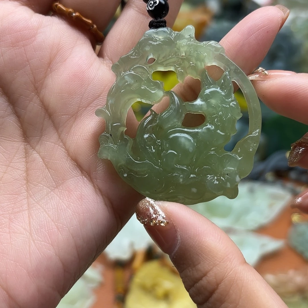 蛇纹石玉未镶嵌吊坠