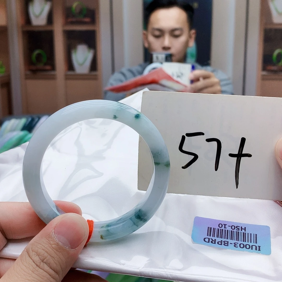 未镶嵌手镯翡翠tugjfhv