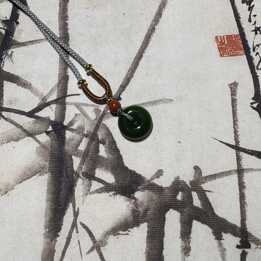 和田玉精美平安扣吊坠精致小巧