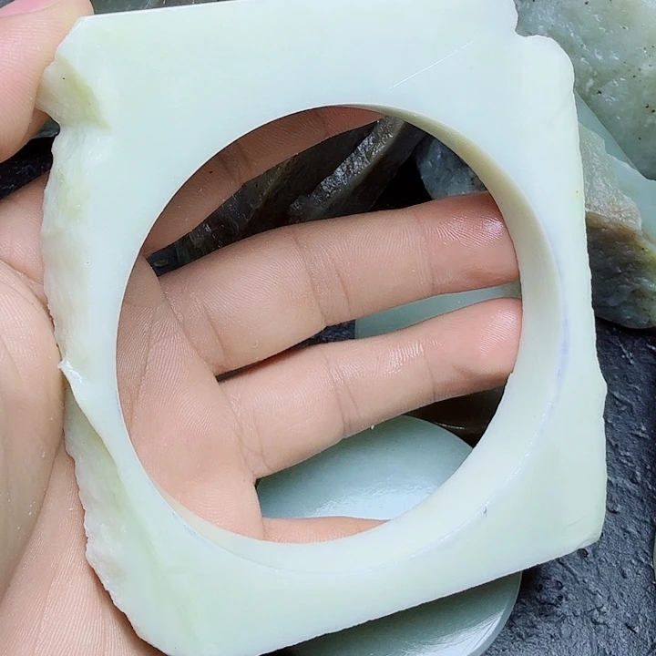 未镶嵌和田玉（糖玉）珠宝奇石