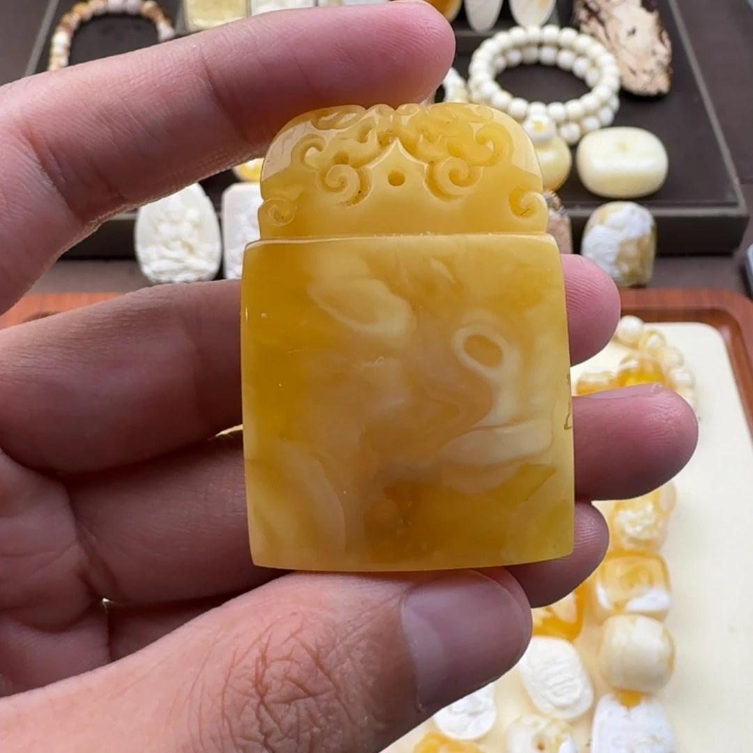 琥珀未镶嵌裸石蜜蜡