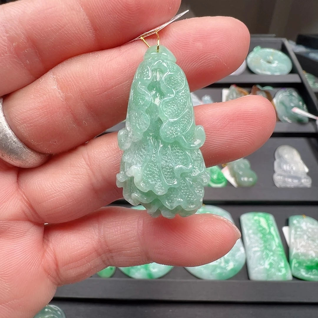 翡翠未镶嵌颈饰白菜