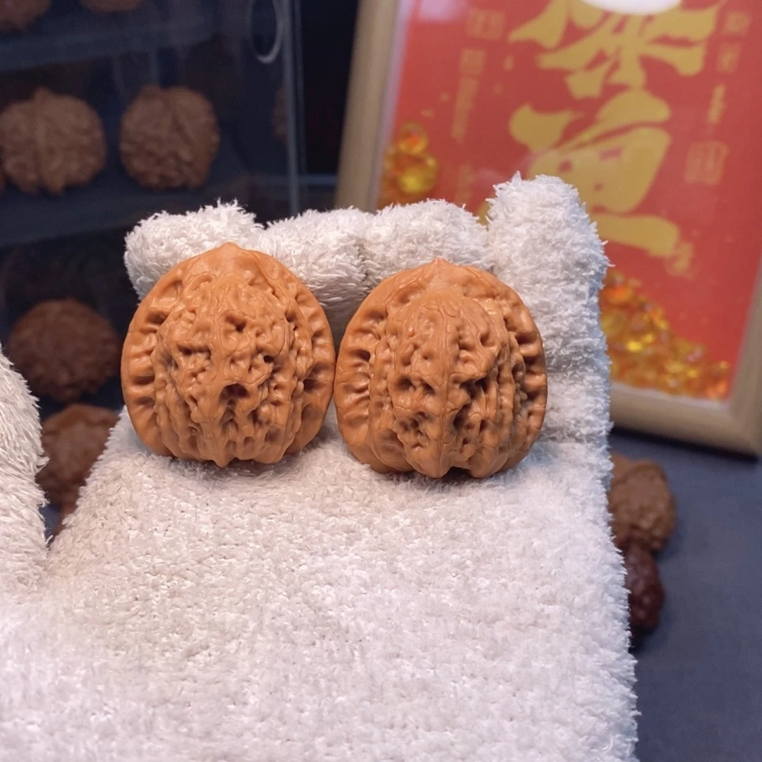 文玩核桃把件走色鲜艳系列35尺挂月峰佛肚