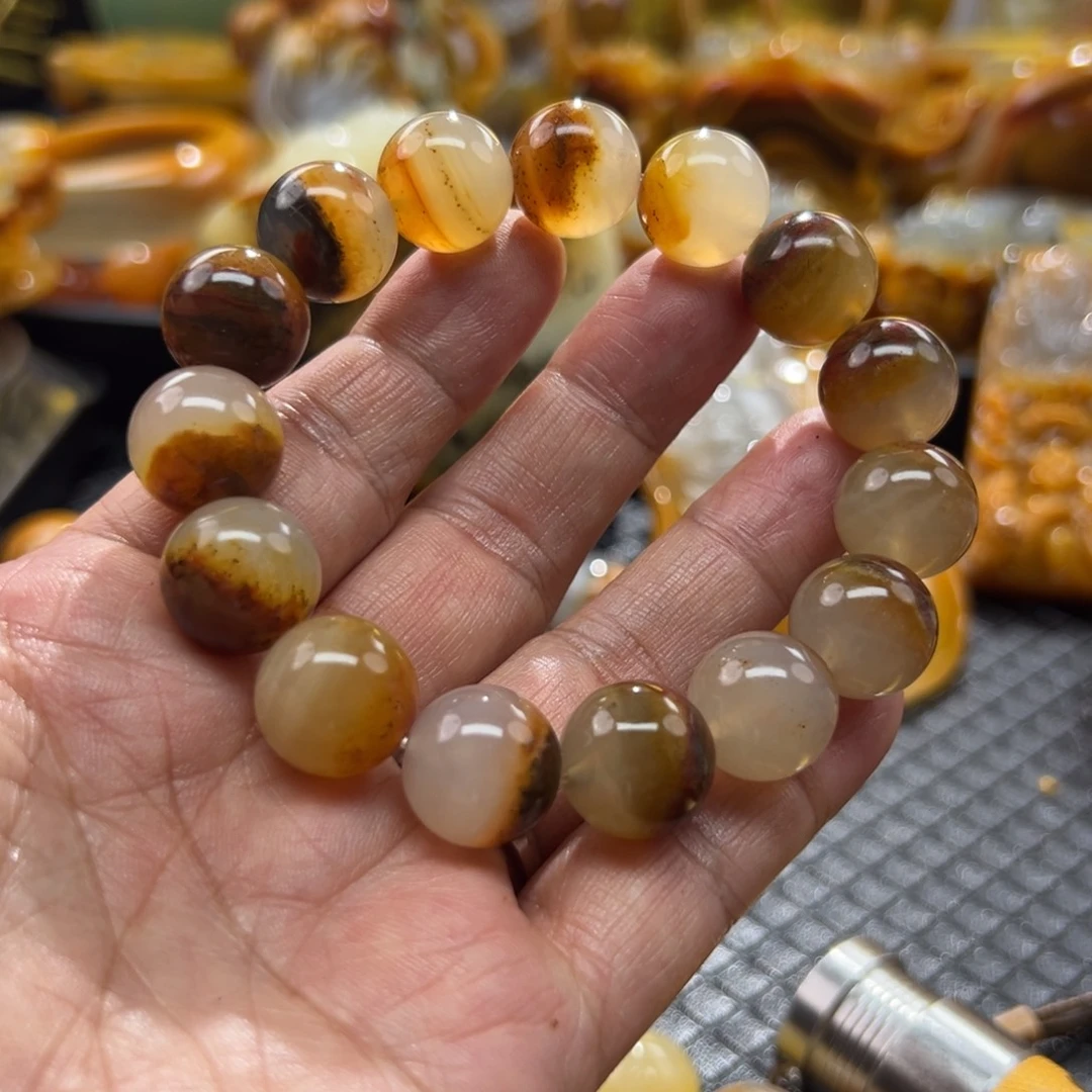 石英质玉未镶嵌颈饰