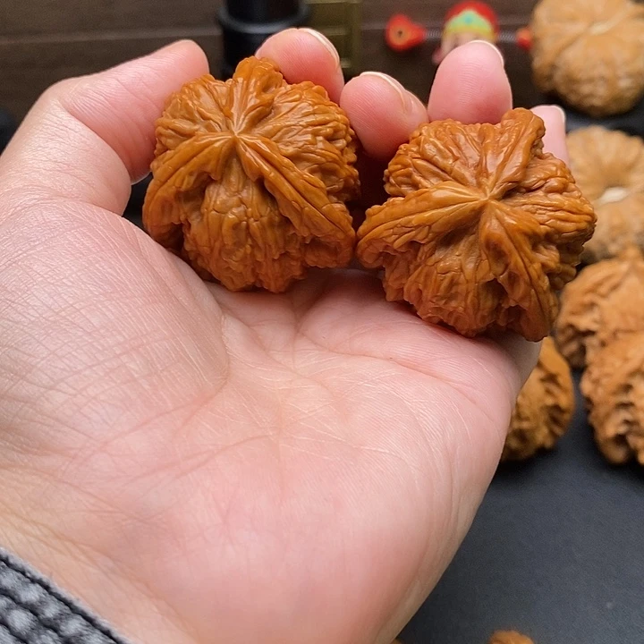 西****文玩核桃把件白奔