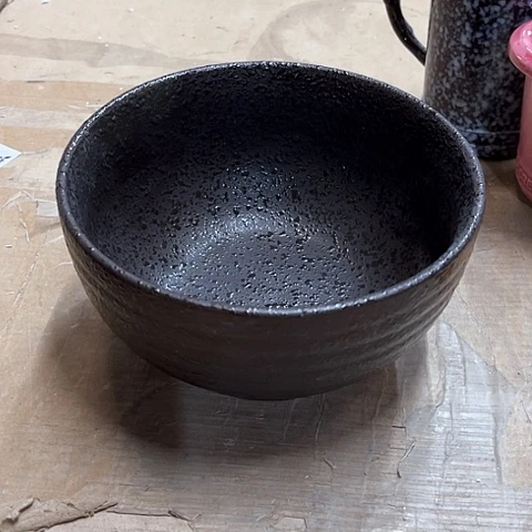 微瑕，不能明火，口径16高度9，2个黑面碗