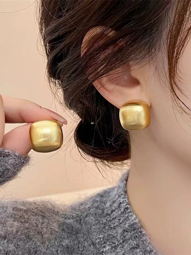 铜合金耳饰 面包拉丝~法式复古面包拉丝耳钉女轻奢小众 W075