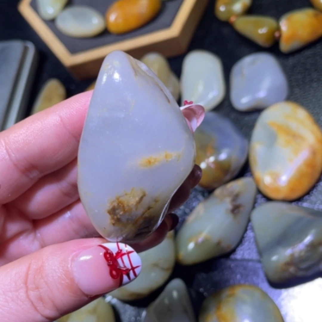 【闪购商品】颈饰未镶嵌和田玉吴*学