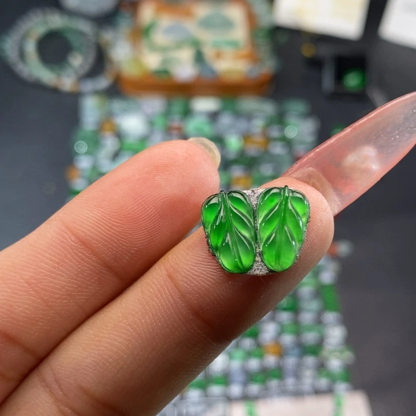 【闪购商品】翡翠挂件未镶嵌叶子