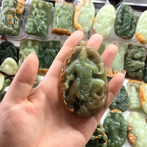 和田玉未镶嵌挂件天**勤