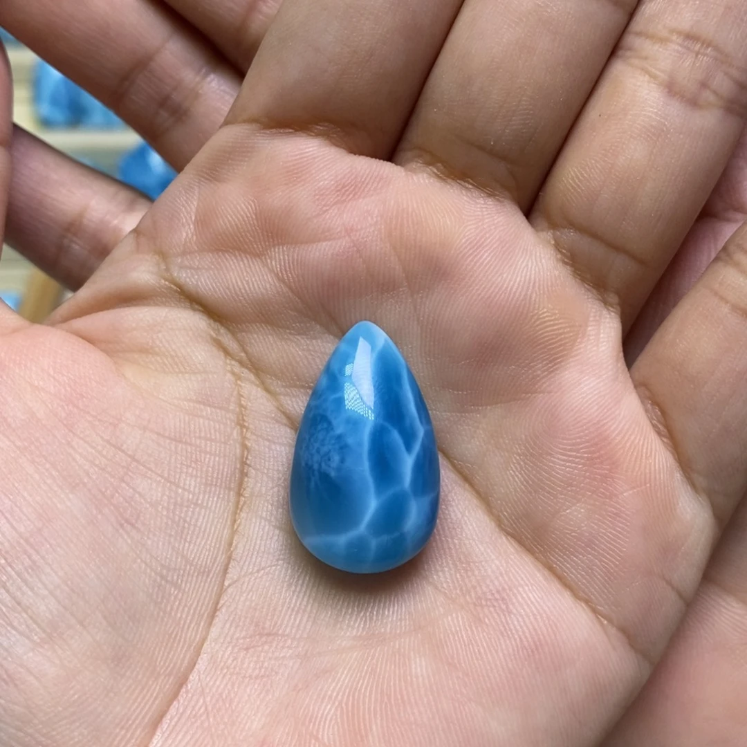 针钠钙石（海纹石）未镶嵌颈饰