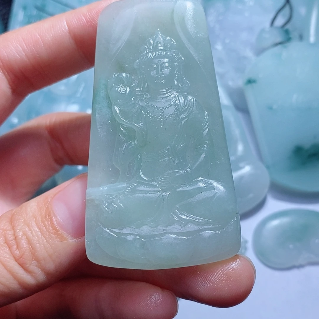 刘***生定制翡翠未镶嵌毛货付款后确认抛光