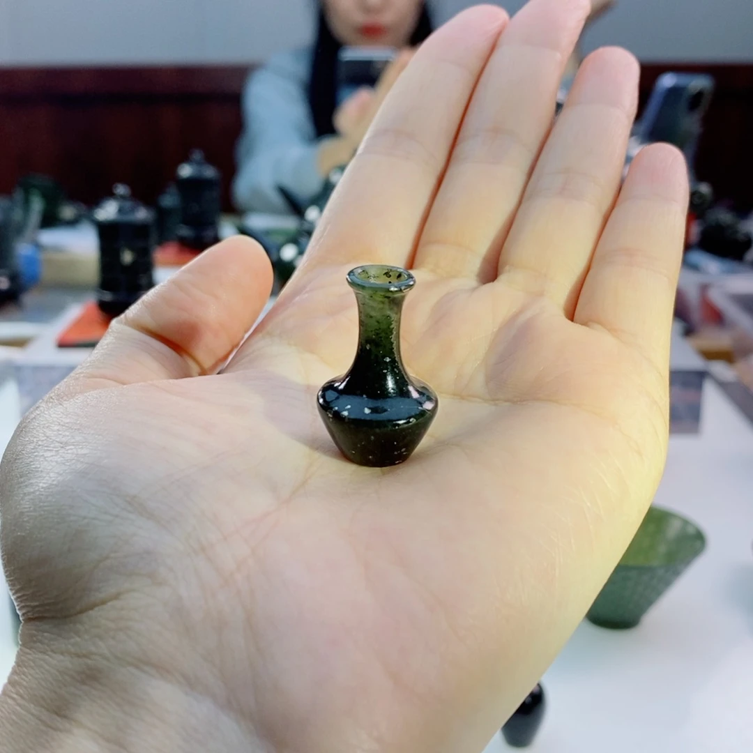 未镶嵌和田玉（青玉）摆件