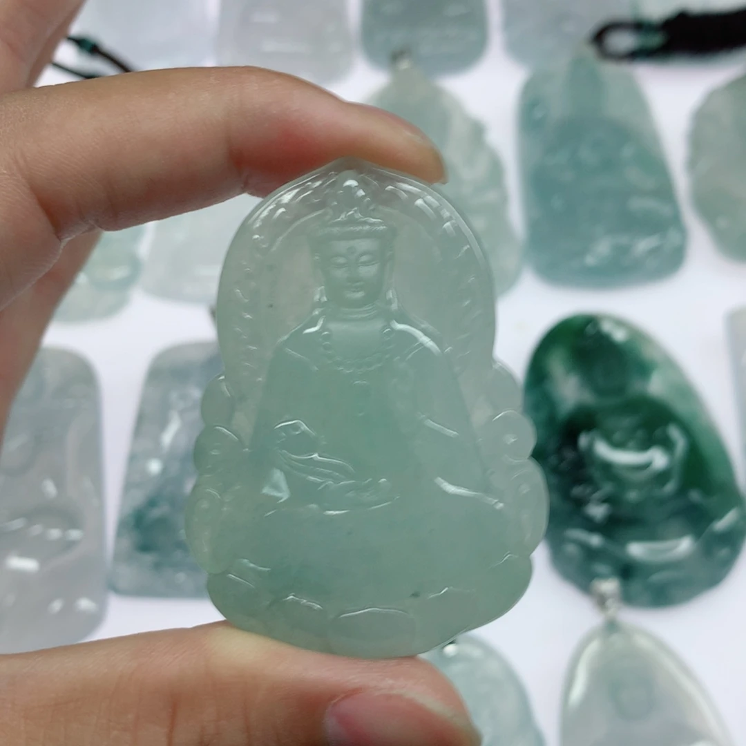 颈饰未镶嵌翡翠素衣