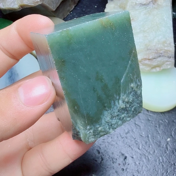未镶嵌和田玉（糖玉）珠宝奇石