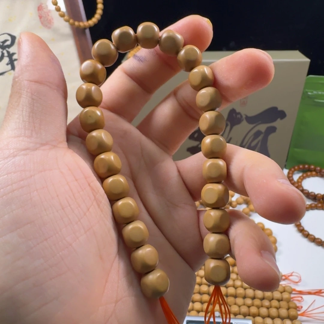 猴头核桃吊坠8.8瑕疵六方