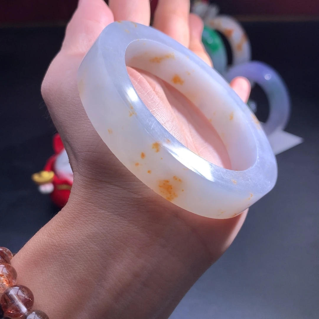 定制翡翠未镶嵌翡翠手镯