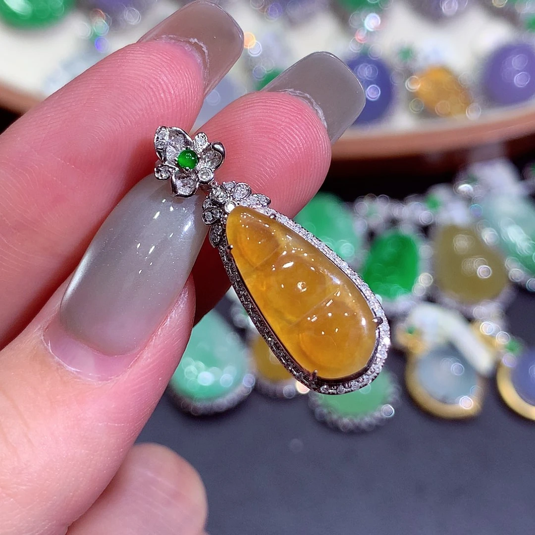 吊坠(不含链)18K金镶嵌翡翠