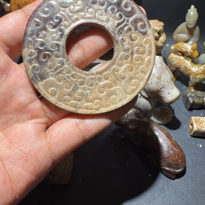 玉***品和田玉未镶嵌车挂