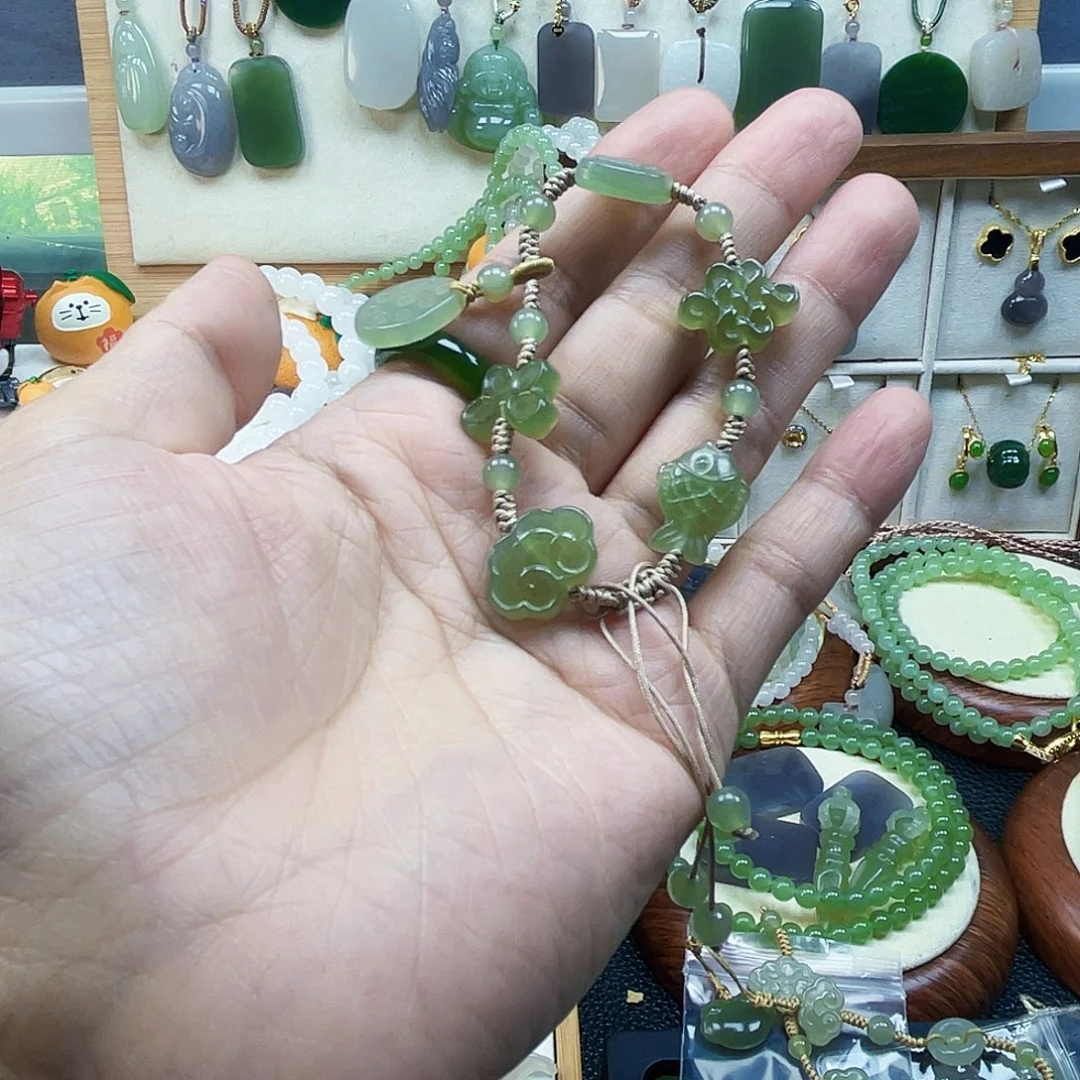 幕***者和田玉未镶嵌颈饰