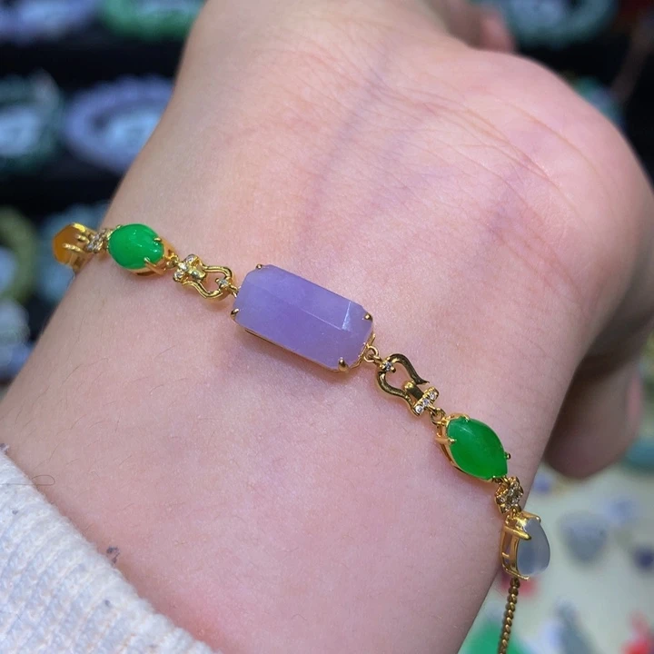 翡翠18K金镶嵌颈饰翡翠