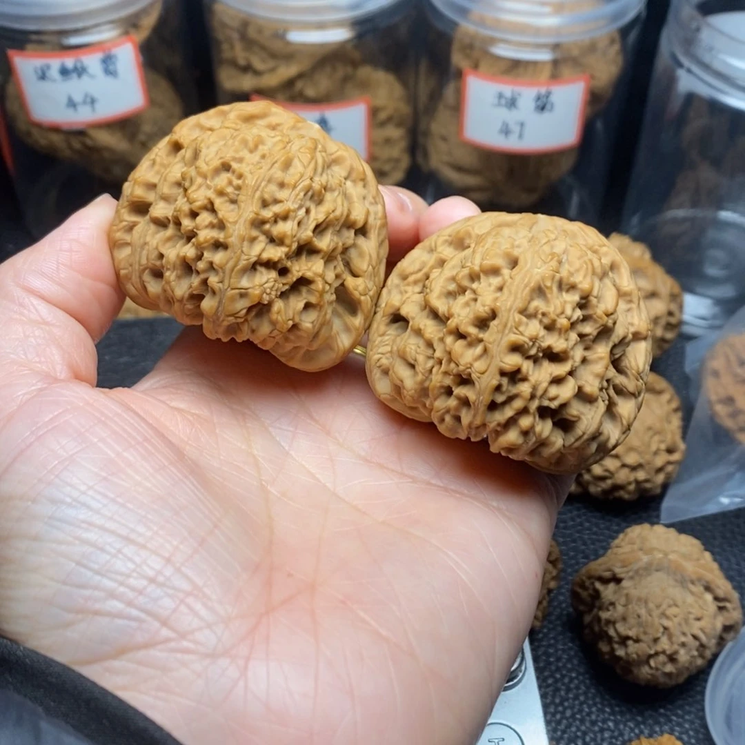 文玩核桃把件玖**车南疆石