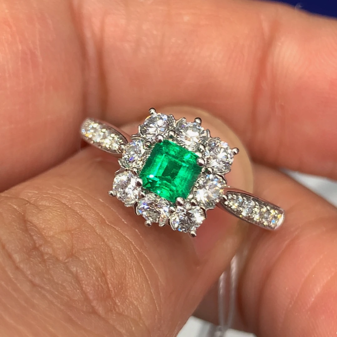 祖母绿戒指铂Pt950镶嵌