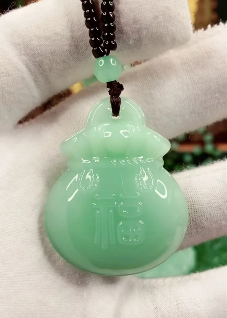 1.浅绿福袋经典百搭款吊坠