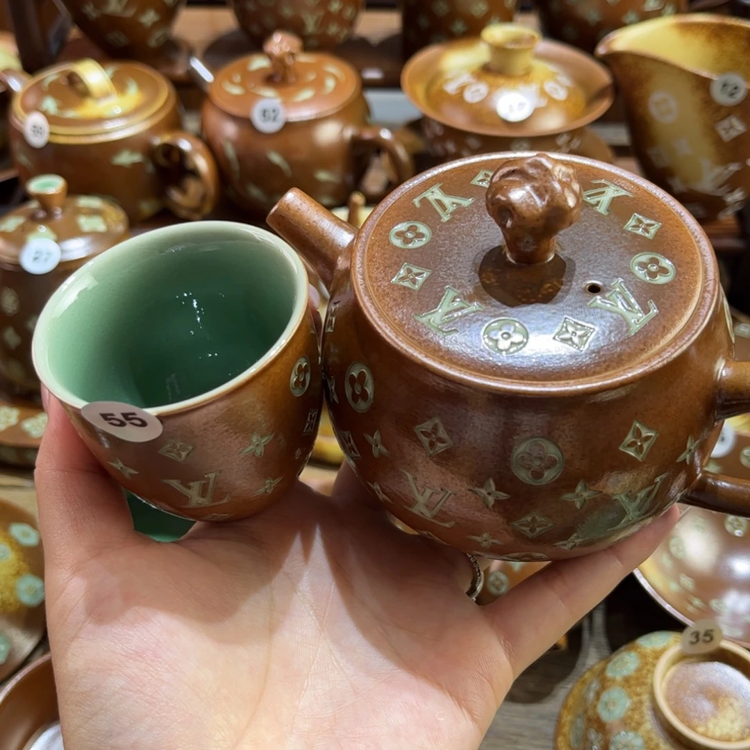 A***m草木灰壶老花 双釉铃铛杯