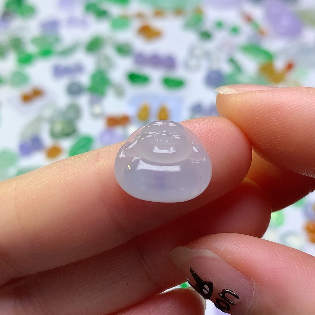 翡翠未镶嵌颈饰佛