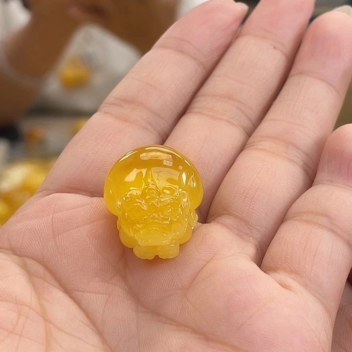 逗****琥珀未镶嵌珠宝奇石琥珀h8