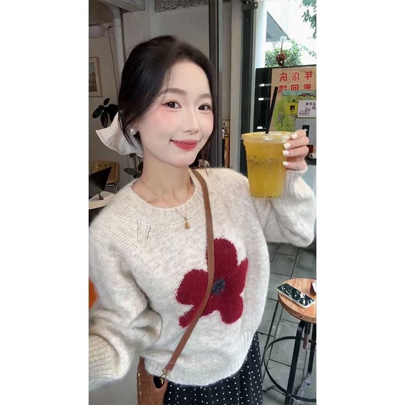 2025年秋季韩版长袖圆领插肩花朵提花甜美风长袖针织衫毛衣上衣女