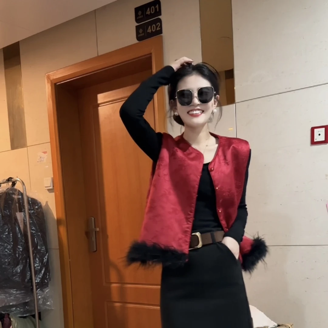 【姜千万】气质显瘦新中式国风新款拼接毛毛过年红马夹