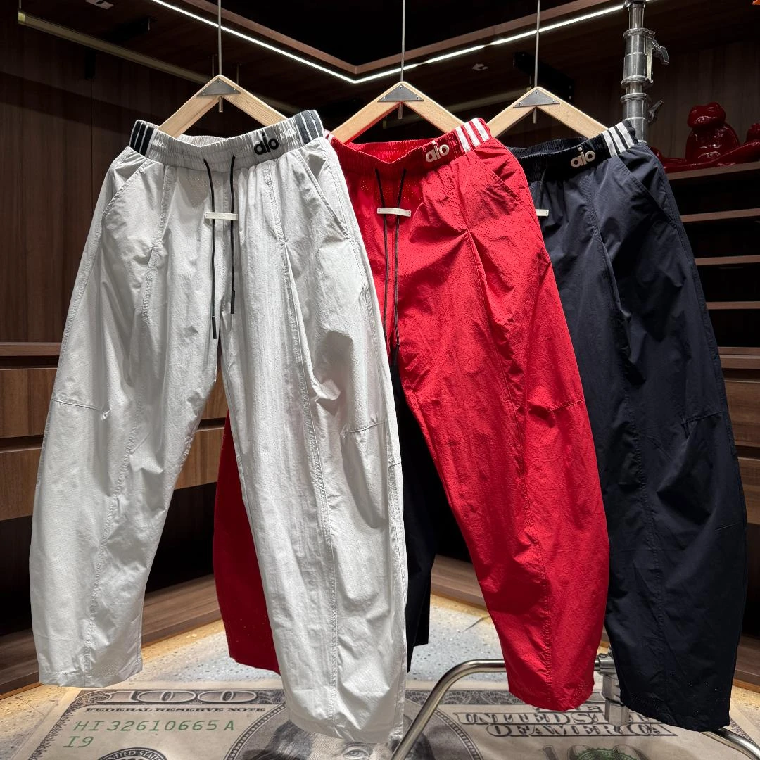 6806夏季新款高级感户外撞色拼接冲孔透气设计宽松弯刀短裤