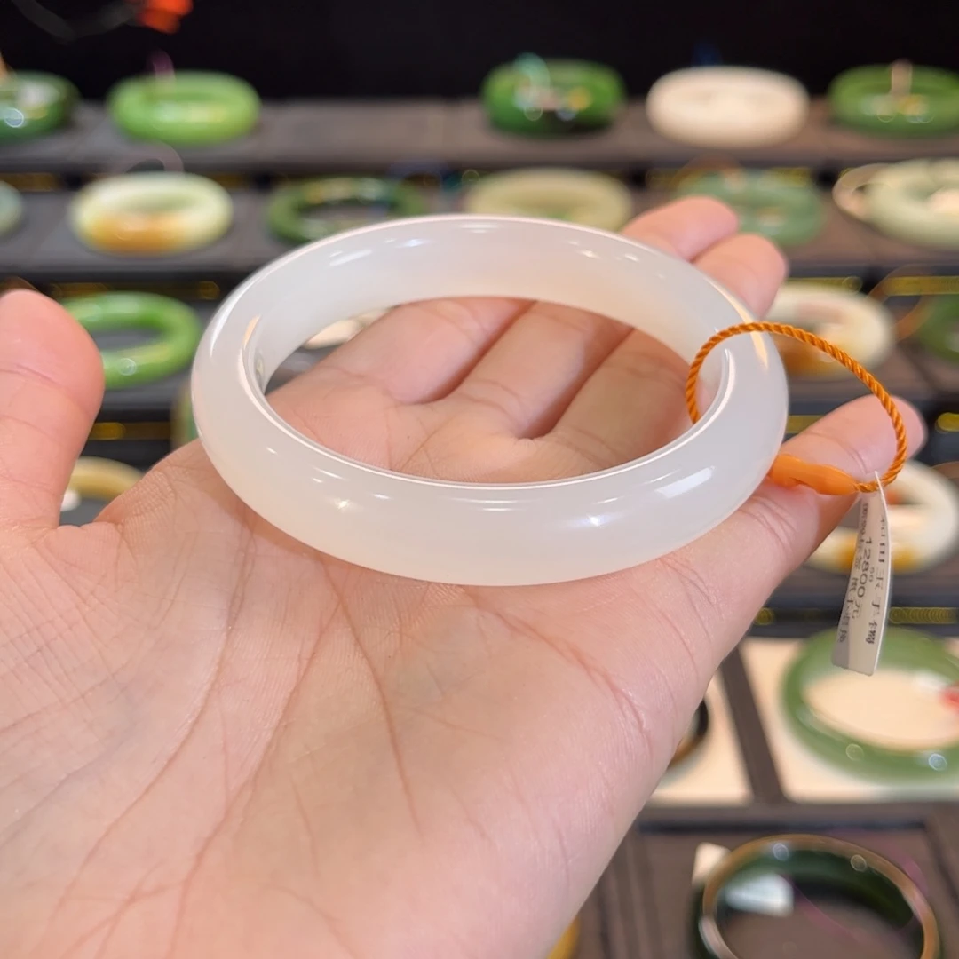 和田玉未镶嵌手镯高冰白