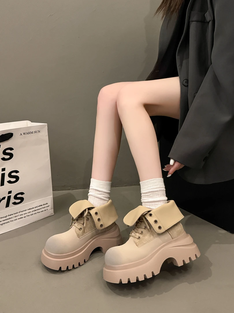 厚底增高大黄靴子2025新款秋季户外工装短靴爆款英伦风机车马丁靴