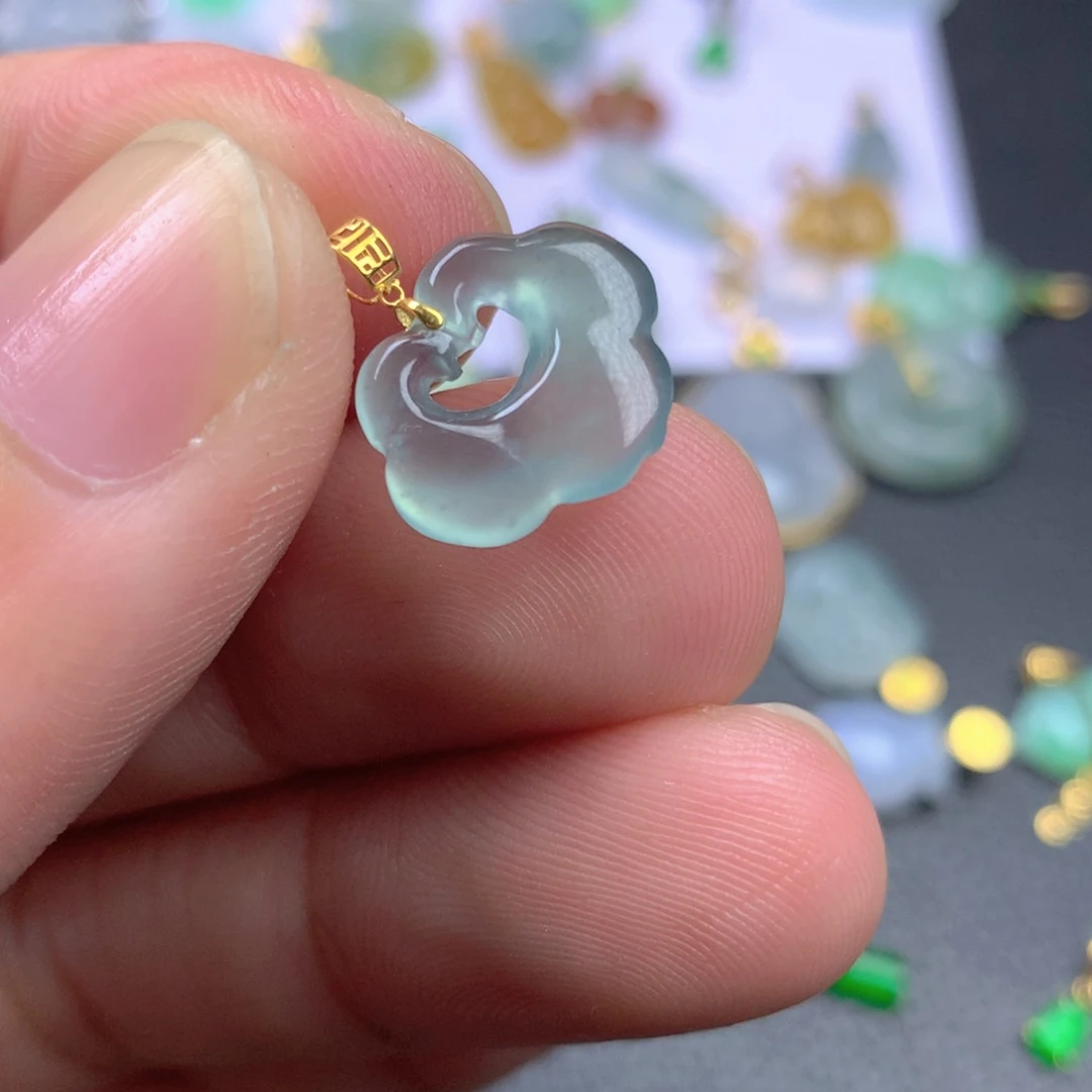 【闪购商品】颈饰18K金镶嵌翡翠翡翠