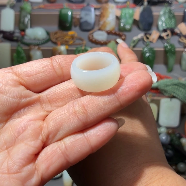 和田玉未镶嵌颈饰18.1