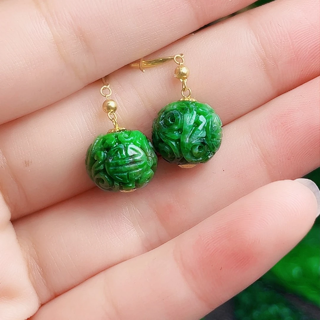 颈饰18K金镶嵌翡翠多样性