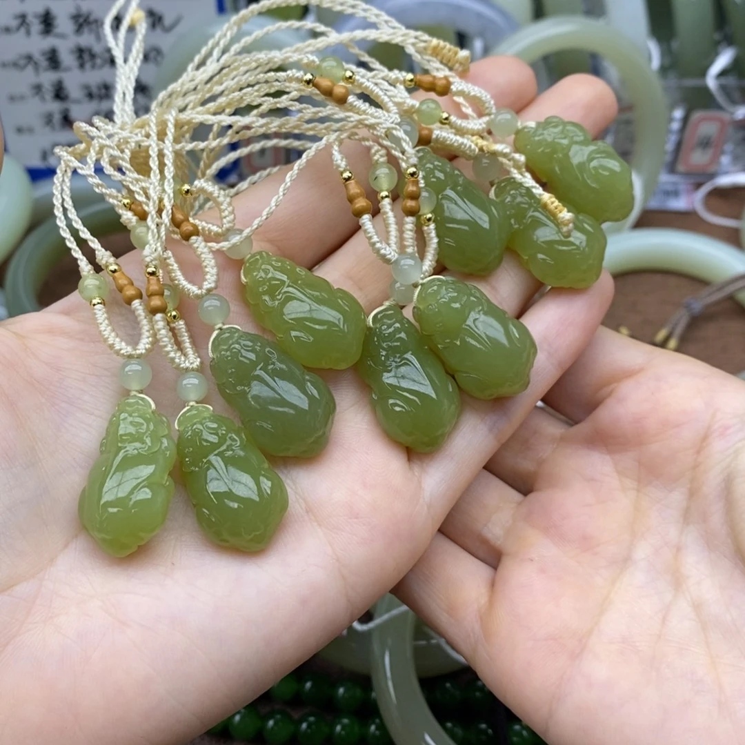 和田玉未镶嵌挂件