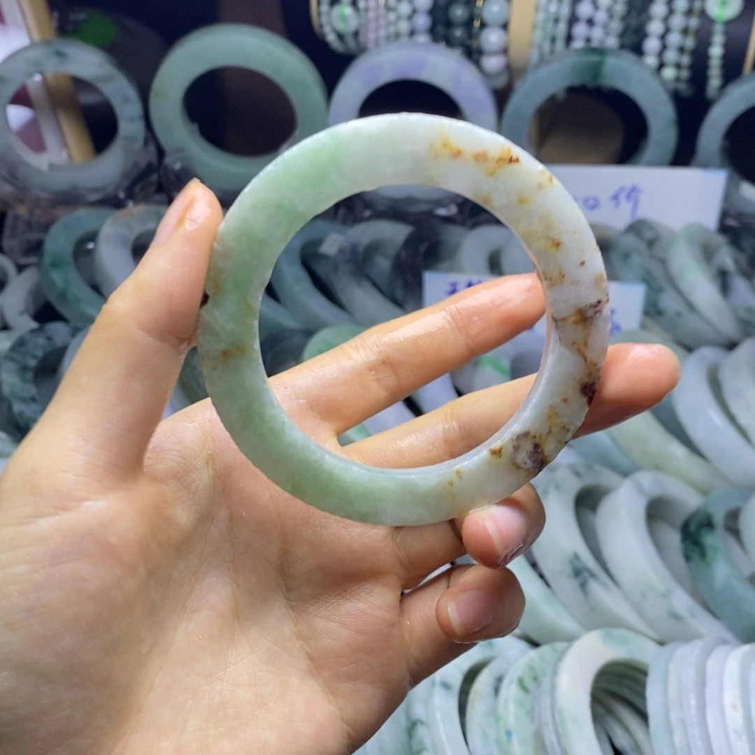 定制翡翠未镶嵌手镯