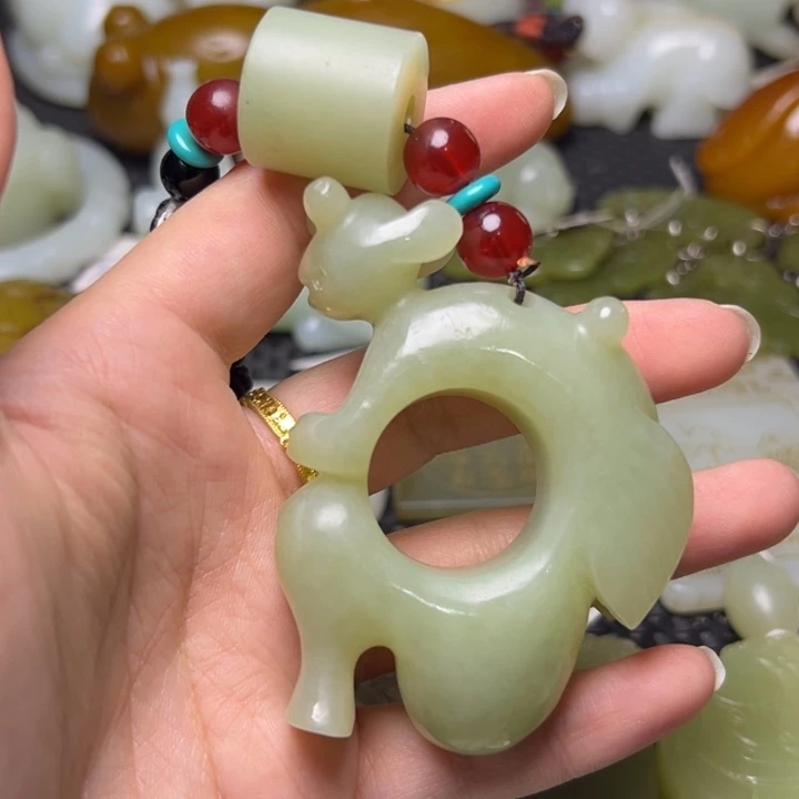 和田玉（糖玉）未镶嵌颈饰