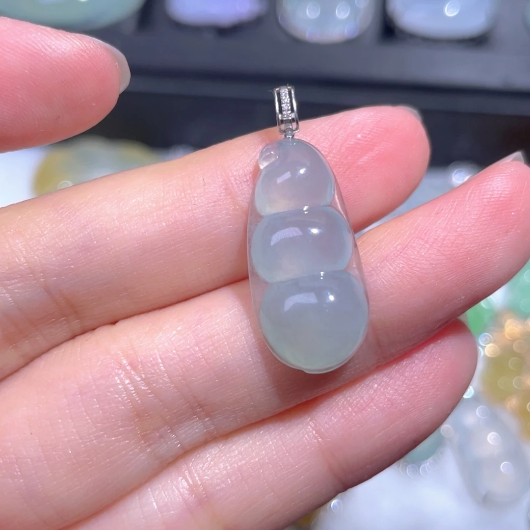 颈饰18K金镶嵌翡翠翡翠