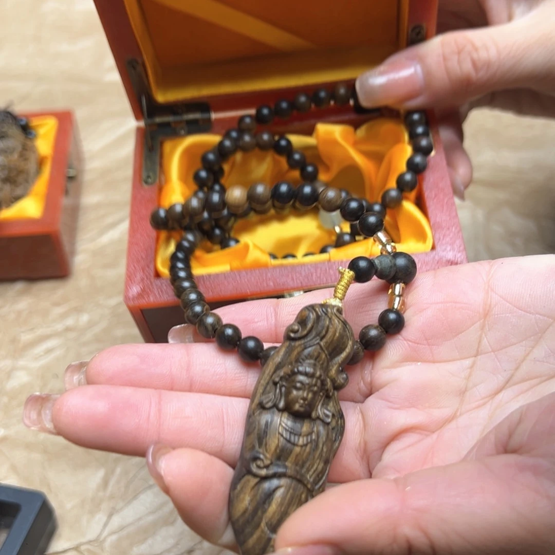 大叶紫檀（黑酸枝木类）