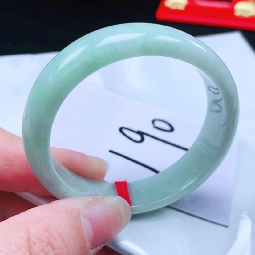 【闪购商品】翡翠手镯足铂镶嵌54贵妃镯