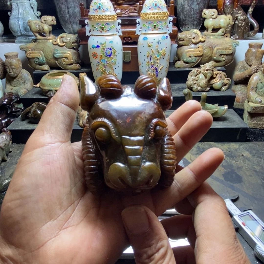 和田玉未镶嵌把件