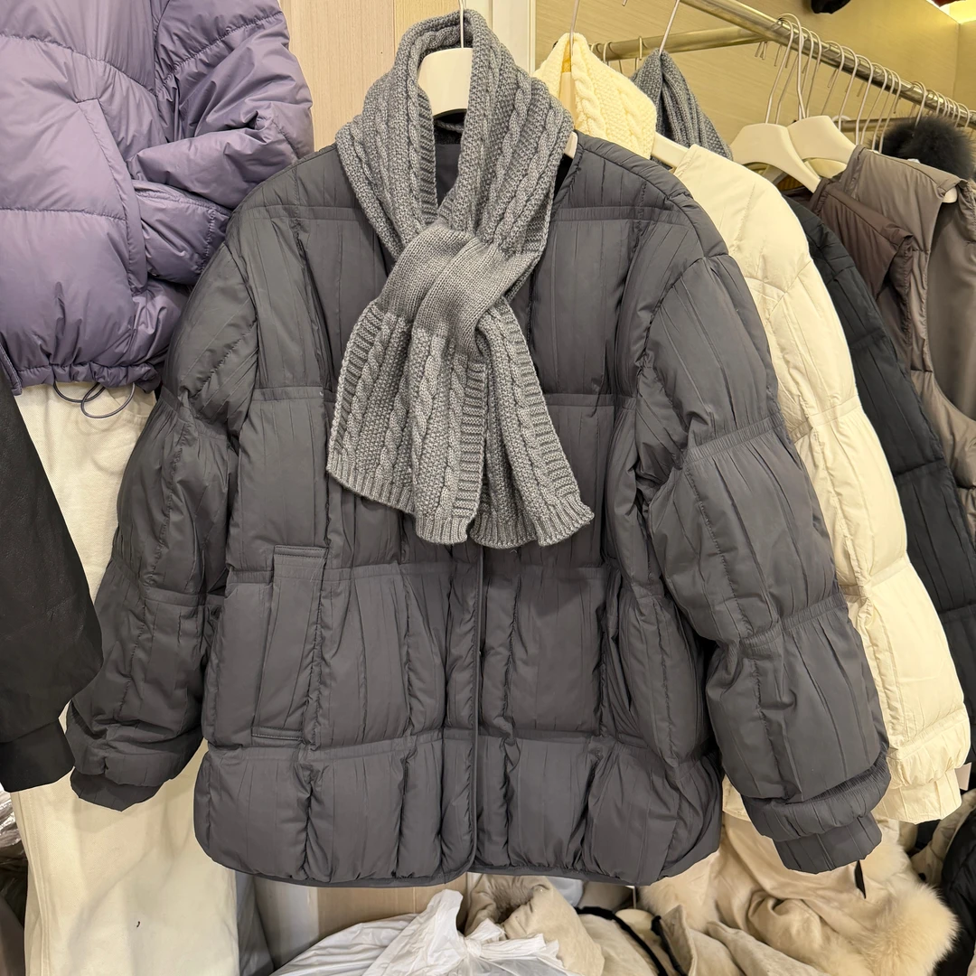 90白鸭绒羽绒服配针织围巾圆领褶皱肌理感女2025冬季新款宽松外套