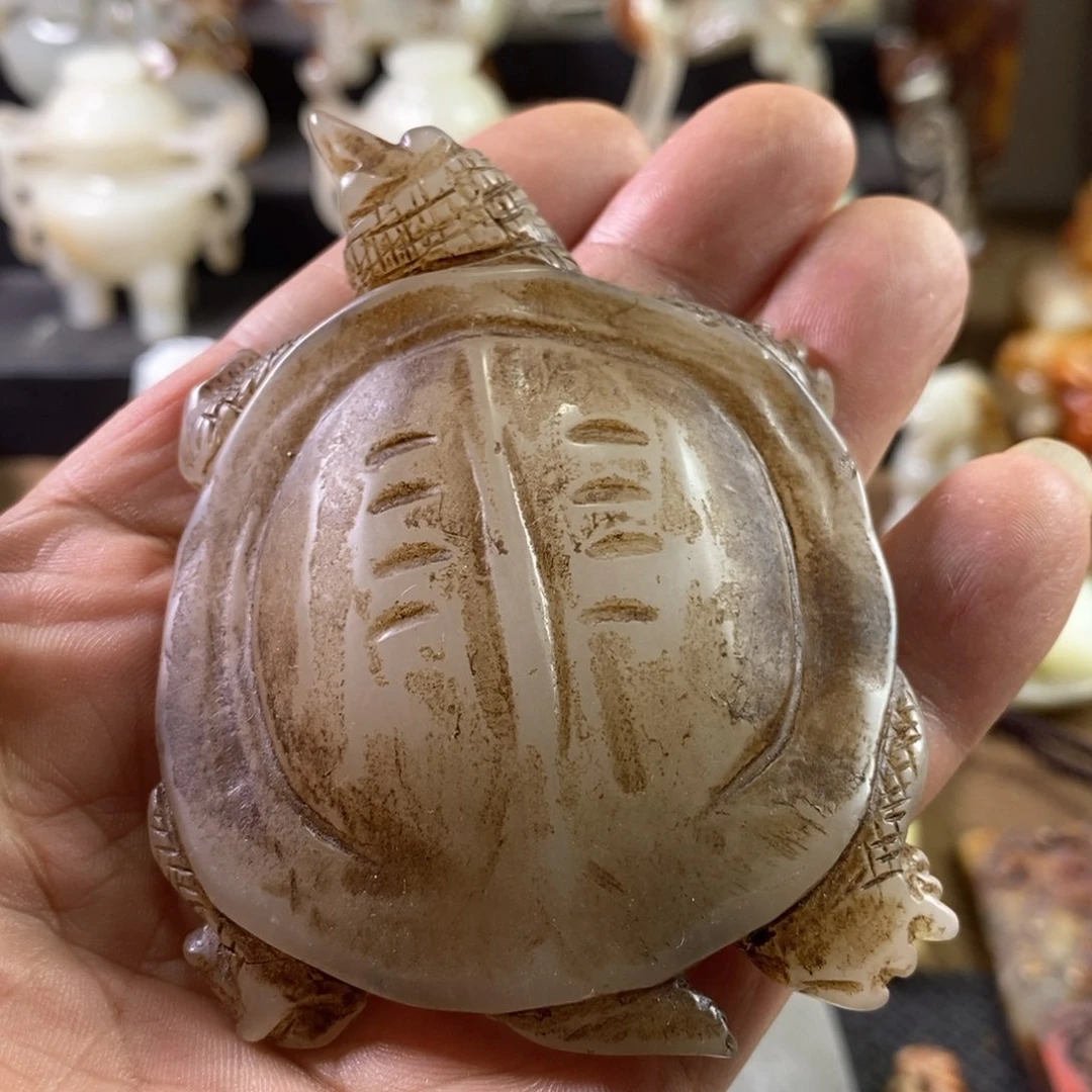 颈饰未镶嵌和田玉（青玉）