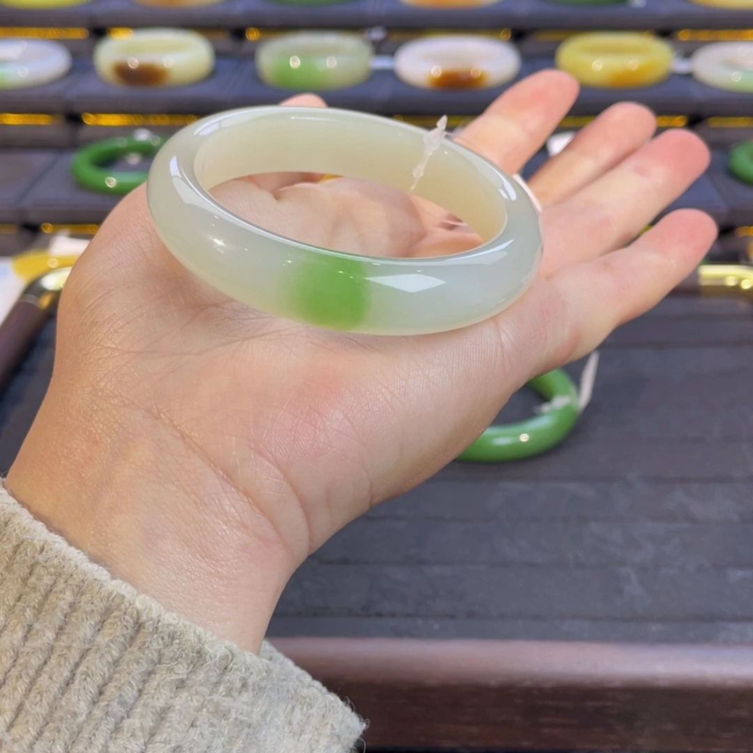 未镶嵌手镯和田玉＊***?