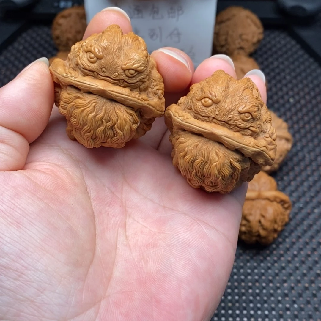 文玩核桃把件手工雕刻蛤蟆边肚44尺